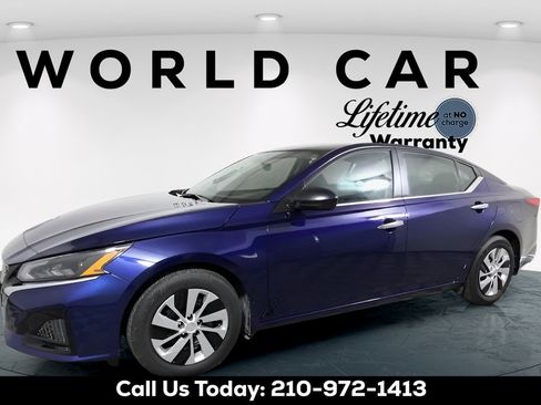Used 2024 Nissan Altima 2.5 S FWD image 12