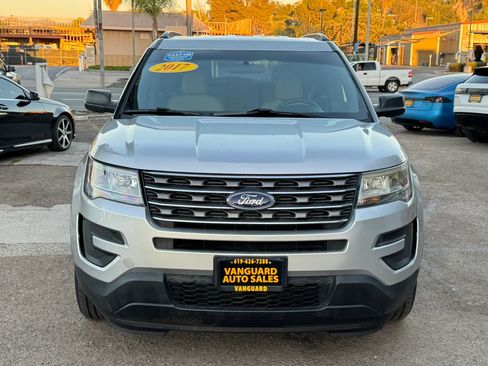 Used 2017 Ford Explorer 4WD image 3