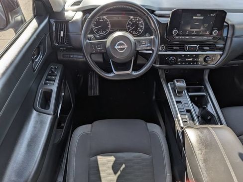 Used 2024 Nissan Pathfinder SV FWD image 12