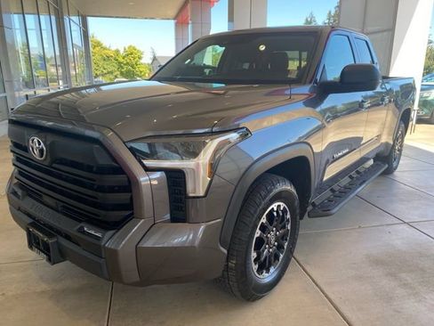 Used 2023 Toyota Tundra SR5 w/ SR5 Premium Package RWD image 4