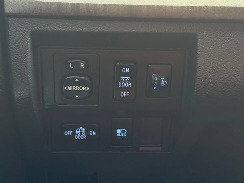 Used 2020 Toyota Tundra SR5 AWD/4WD image 24