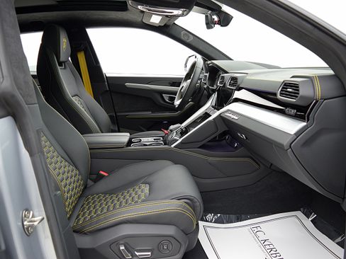 Used 2023 Lamborghini Urus S AWD/4WD image 34