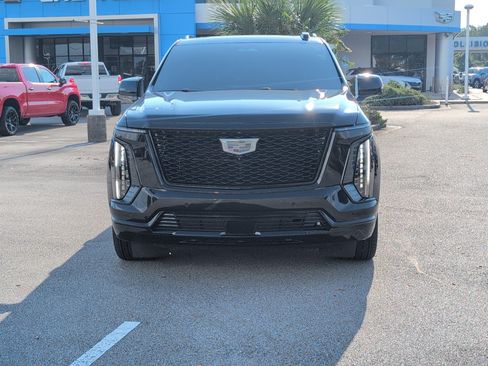 Certified 2025 Cadillac Escalade Sport Platinum w/ LPO, ONYX Package AWD/4WD image 9