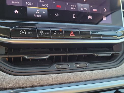 Certified 2022 Jeep Compass Latitude image 34