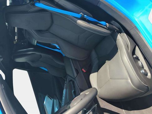 Used 2024 Chevrolet Corvette Stingray 2LT w/ Z51 Performance Package image 9