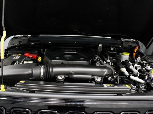 Used 2024 Jeep Wrangler Unlimited AWD/4WD image 16