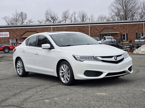 Used 2018 Acura ILX image 3