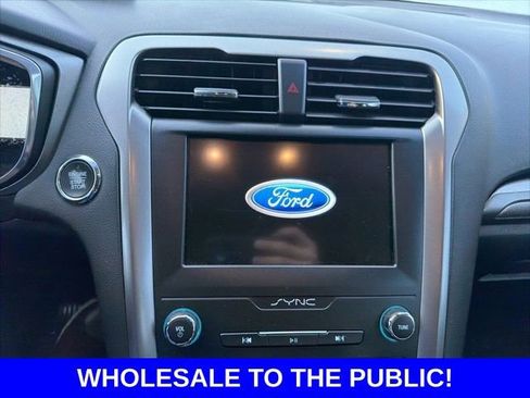 Used 2020 Ford Fusion SE image 26