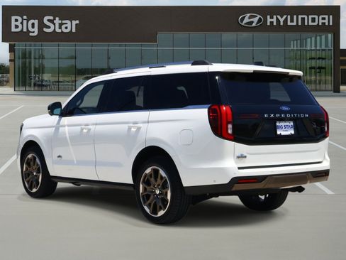 Used 2025 Ford Expedition King Ranch AWD/4WD image 3
