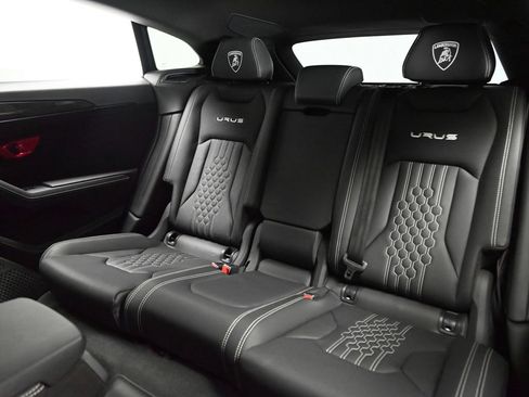 Used 2024 Lamborghini Urus Performante AWD/4WD image 17