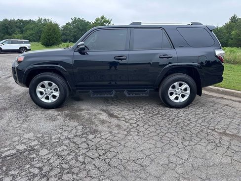 Used 2024 Toyota 4Runner SR5 Premium w/ Moonroof Package AWD/4WD image 9