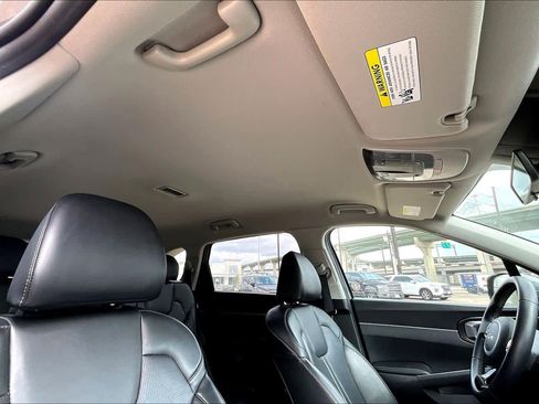 Certified 2024 Kia Sorento S image 13