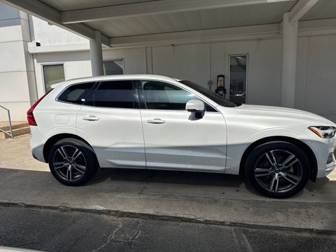 Used 2020 Volvo XC60 T5 Momentum w/ Protection Package Premier AWD/4WD image 4