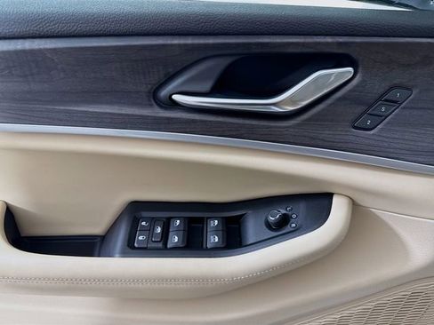 New 2025 Jeep Grand Cherokee Limited image 18