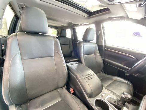 Used 2016 Toyota Highlander Limited AWD/4WD image 29