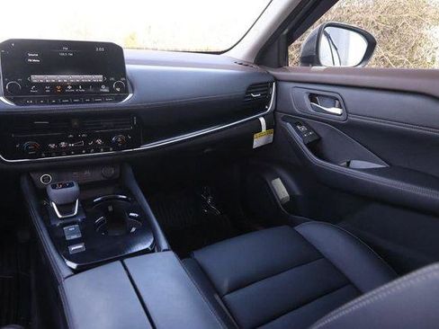 Used 2023 Nissan Rogue SL w/ SL Premium Package image 26