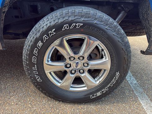 Used 2019 Ford F150 XLT w/ Equipment Group 302A Luxury AWD/4WD image 5