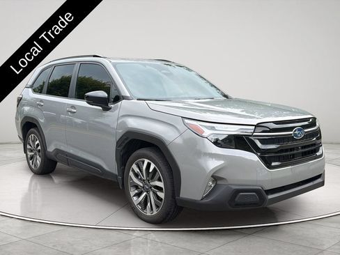 Used 2025 Subaru Forester Touring w/ Popular Package - Touring AWD/4WD image 2