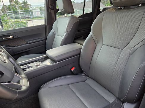 Used 2025 Lexus GX 550 w/ Accessory Package (Z1) AWD/4WD image 23
