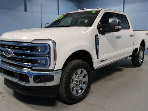 Used 2025 Ford F250 King Ranch w/ Chrome Package image 38