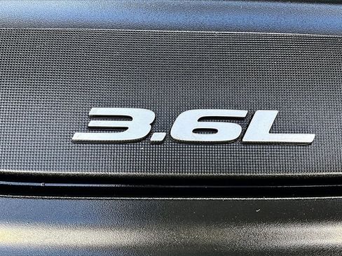 Used 2018 Chrysler Pacifica Touring-L w/ Premium Audio Group image 36