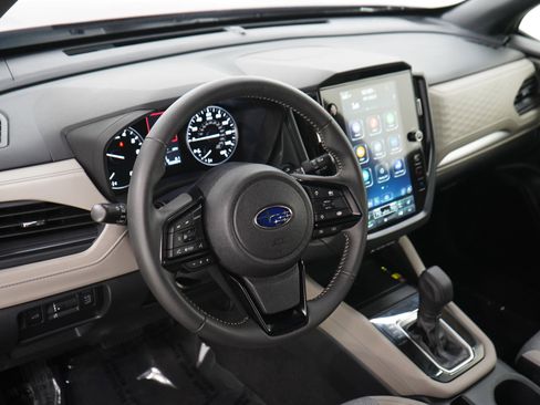 Used 2025 Subaru Forester Premium AWD/4WD image 21