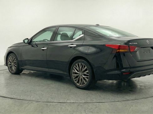 Used 2025 Nissan Altima 2.5 SV image 6