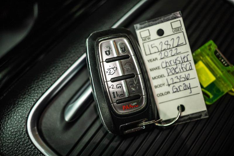 Used 2022 Chrysler Pacifica Limited FWD image 20