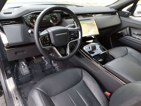 Used 2025 Land Rover Range Rover Sport SE AWD/4WD image 12
