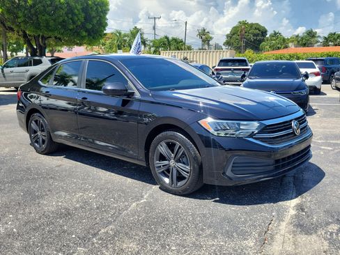 Certified 2023 Volkswagen Jetta SE w/ Black Wheel Package FWD image 3