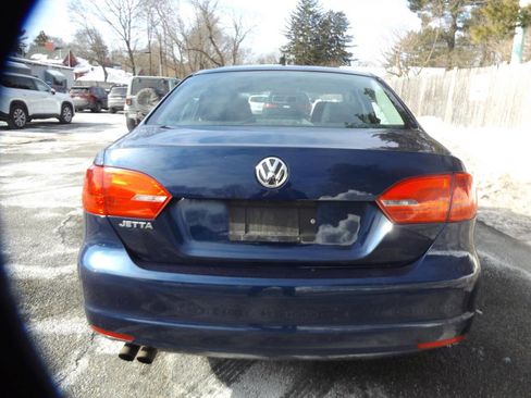 Used 2014 Volkswagen Jetta S image 4