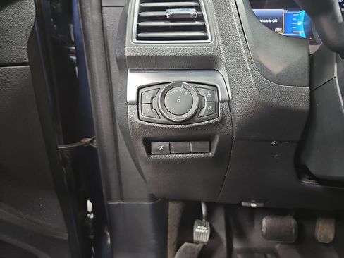 Used 2018 Ford Explorer Limited AWD/4WD image 26