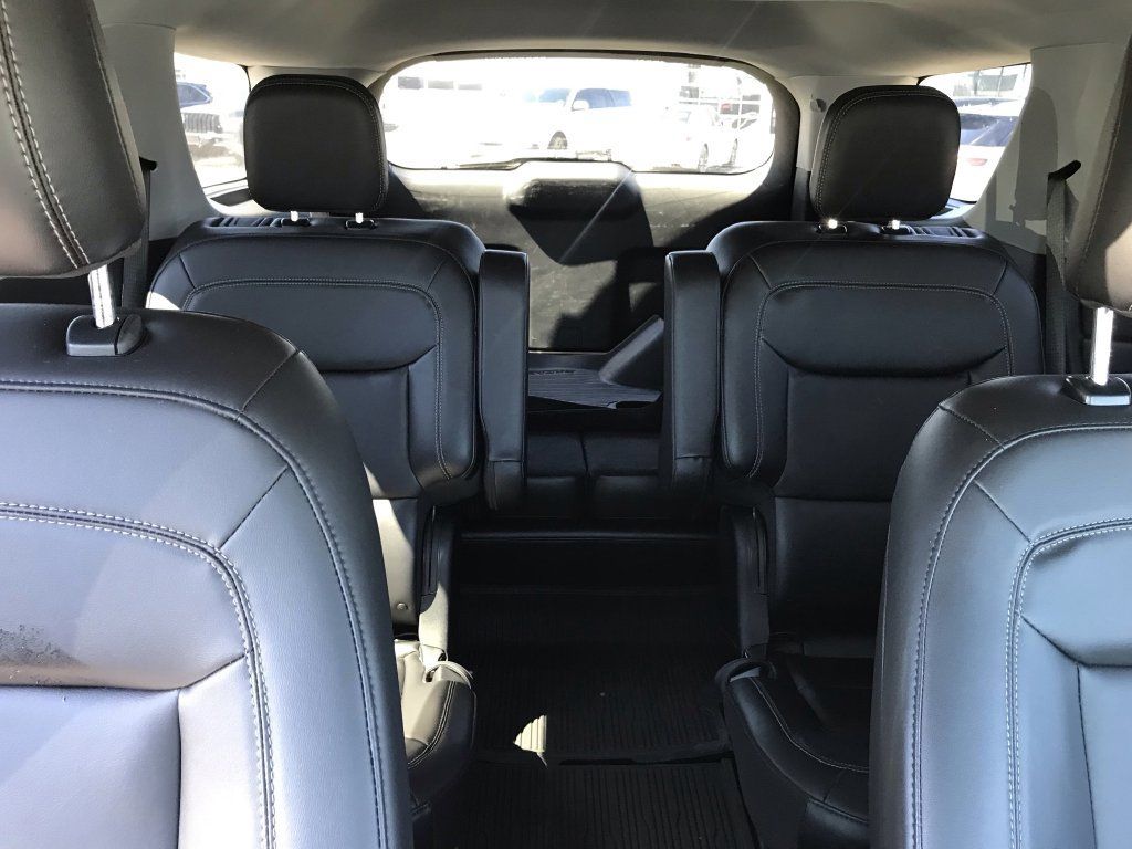 Used 2024 Ford Explorer XLT w/ Equipment Group 202A AWD/4WD image 19