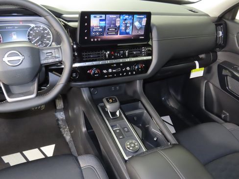 New 2026 Nissan Pathfinder SV image 42