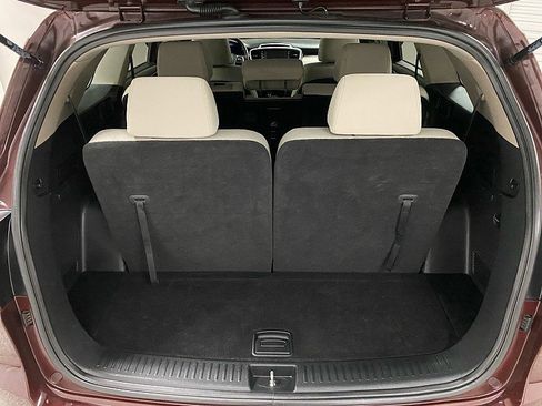 Used 2020 Kia Sorento S image 12