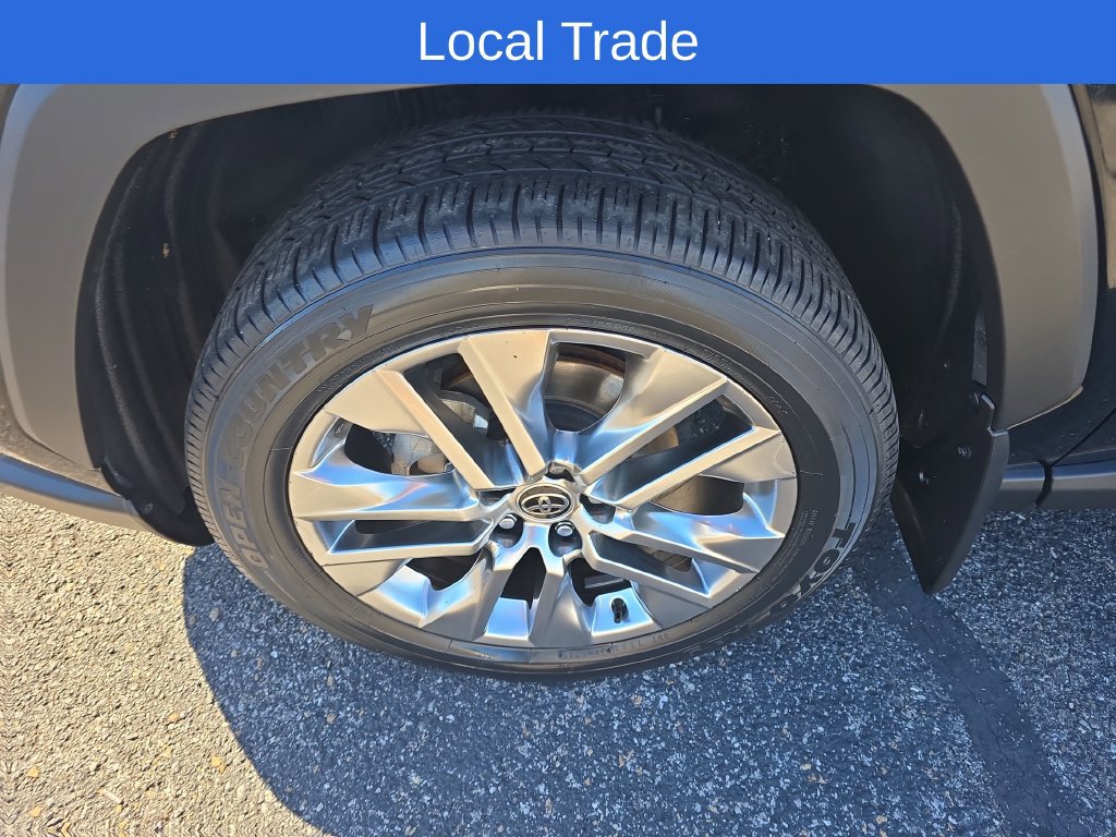 Used 2021 Toyota RAV4 XLE Premium AWD/4WD image 11