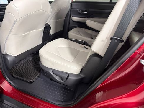 Used 2025 Toyota Grand Highlander XLE image 22