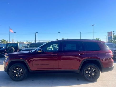 New 2025 Jeep Grand Cherokee L Altitude image 4