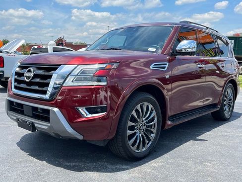 Used 2021 Nissan Armada Platinum w/ Captain's Chairs Package RWD image 3