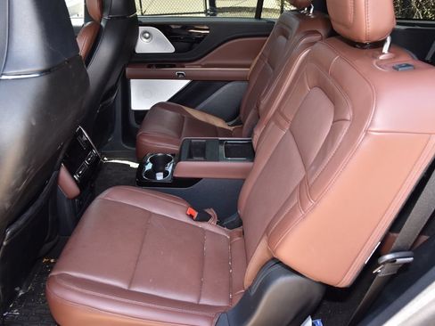 Used 2026 Lincoln Aviator Reserve AWD/4WD image 11