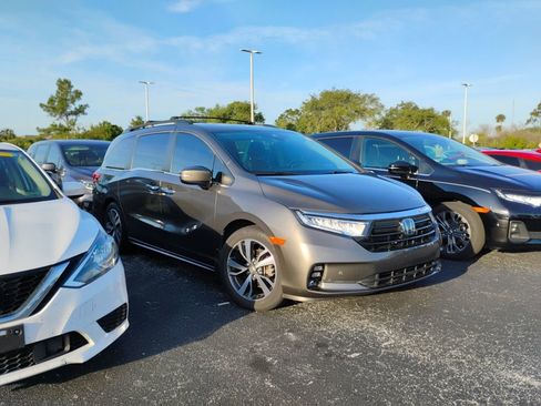 Used 2021 Honda Odyssey Touring image 1