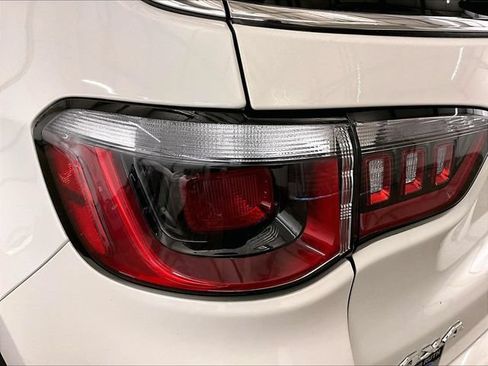 Used 2018 Jeep Compass Latitude w/ Popular Equipment Group AWD/4WD image 29