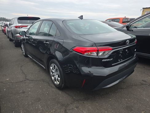 Used 2020 Toyota Corolla LE image 10