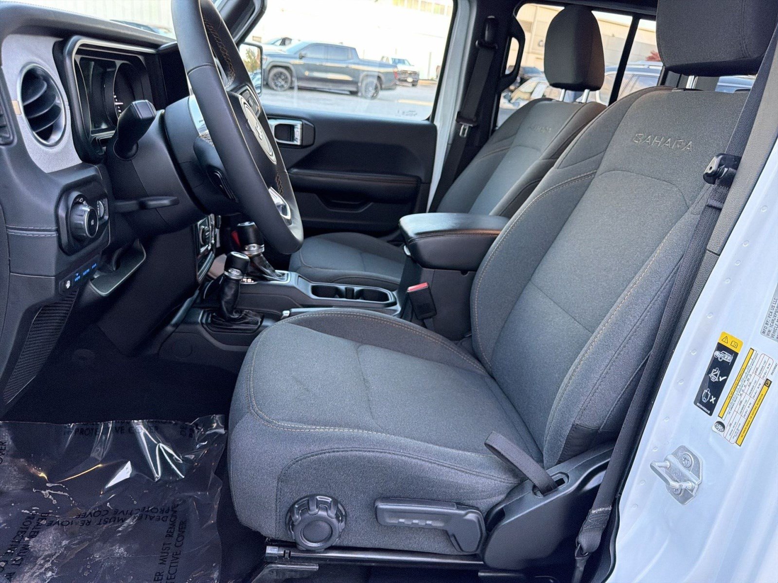 Used 2024 Jeep Wrangler Unlimited Sahara AWD/4WD image 12