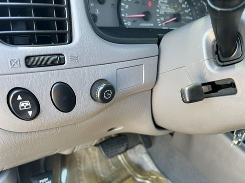 Used 2002 Toyota Sequoia SR5 RWD image 11