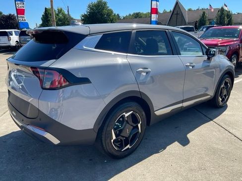 Used 2026 Kia Sportage EX FWD image 3