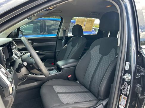 Used 2023 Kia Sorento LX FWD image 18