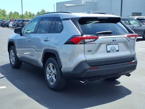 Used 2024 Toyota RAV4 LE AWD/4WD image 5