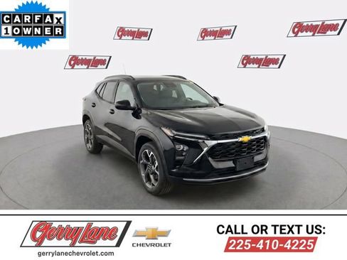 Certified 2025 Chevrolet Trax LT FWD image 1