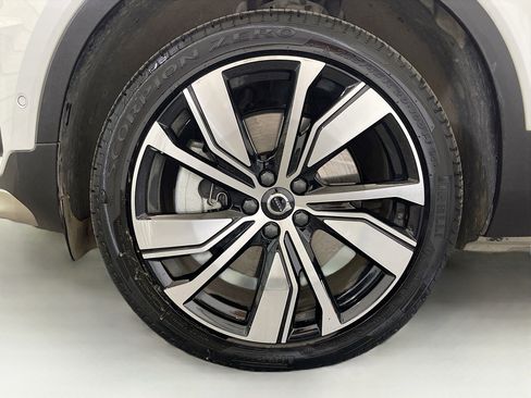 Used 2022 Volvo XC40 P8 Recharge Ultimate image 24